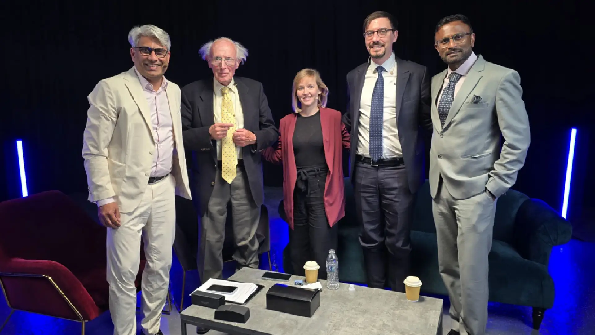 Equipo del estudio del 2º Robotic Surgery On Air Global Event con Patricia Tejedor, Bill Heald, Jim Khan e Irshad Shaikh