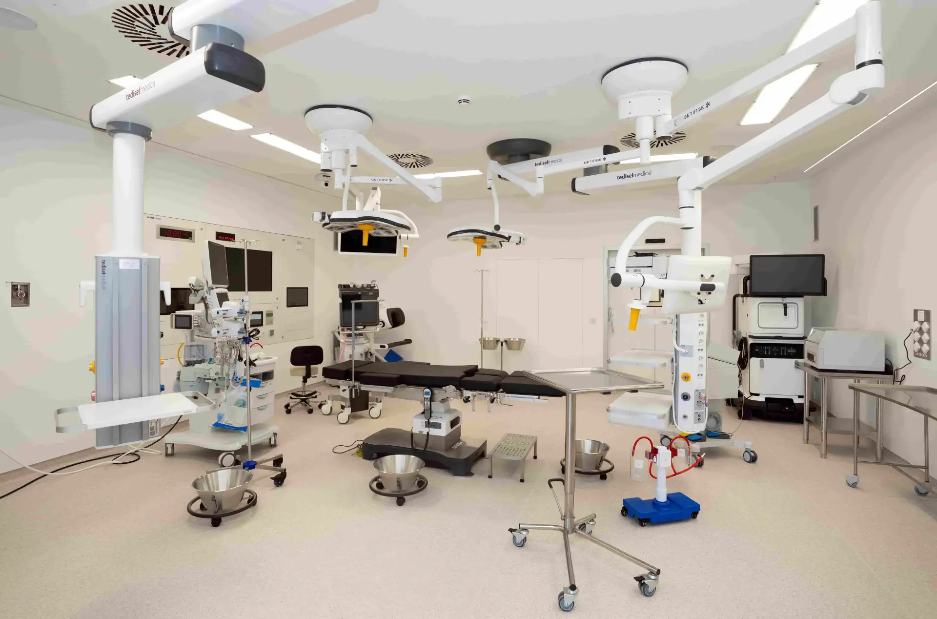 Quirófano del Hospital Memorial Publio Cordón equipado para cirugía oncológica abierta